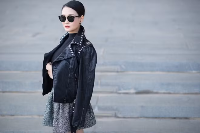 Hoa hậu Sương Đặng diện mốt không tuổi với váy ngắn cá tính ảnh 3