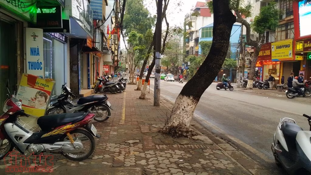 Hà Nội đẹp lạ trong ngày đầu ra quân giải toả lấn chiếm vỉa hè ảnh 1