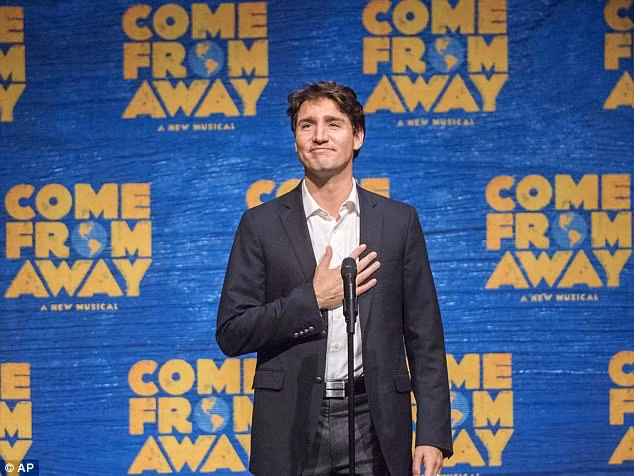 Con gái ông Trump hớn hở xem kịch cùng Thủ tướng Canada điển trai ảnh 6