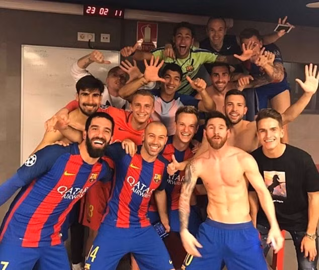 Bạn gái Messi 'hết hồn' vì bị fan bao vây ảnh 5