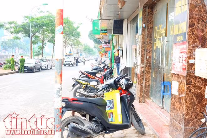 Buổi sáng giải toả thì trật tự, gần trưa vỉa hè Hà Nội lại có 'trật tự riêng' ảnh 10