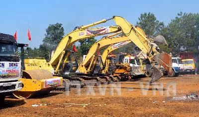 Vướng đền bù, quốc lộ 24 vẫn chưa thông tuyến ảnh 2