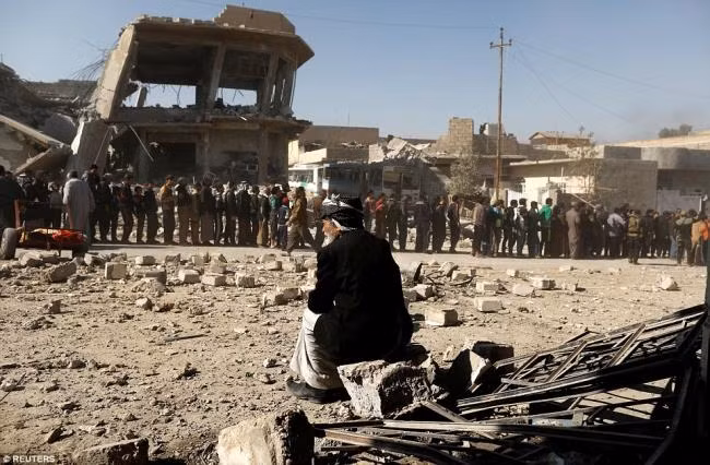 Các tay súng IS chết như ngả rạ trên đường phố Mosul ảnh 8