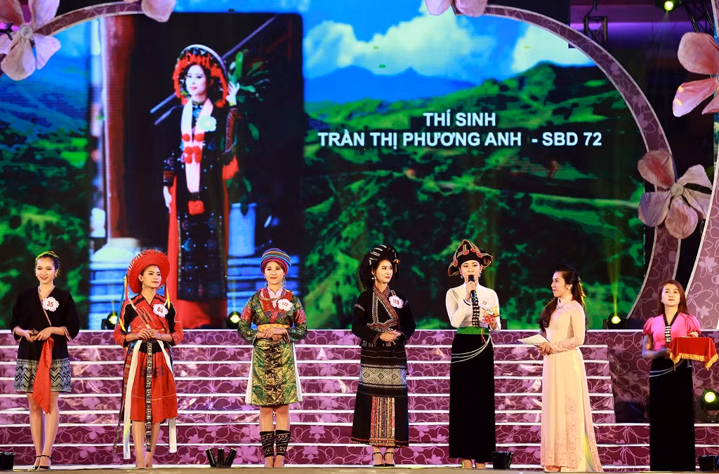 Trần Thị Phương Anh đăng quang ‘Người đẹp Hoa Ban’ ảnh 13