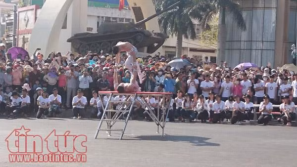 Bùng nổ sắc màu Lễ hội đường phố tỉnh Đắk Lắk ảnh 2