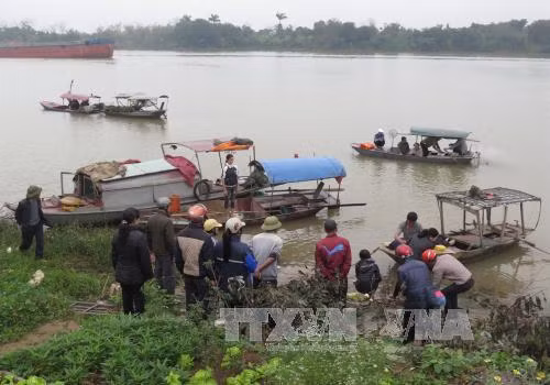 Tàu hàng đâm thuyền đánh cá, một người tử vong ảnh 1