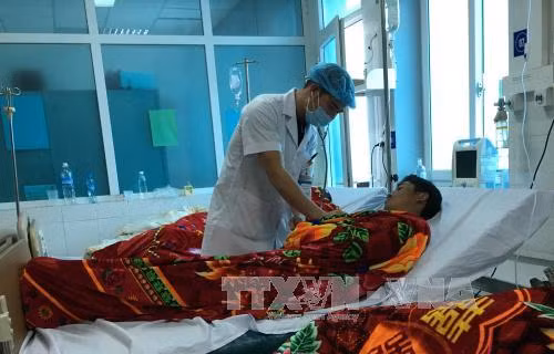 Cần 'tuyên chiến' với rượu giả ảnh 1