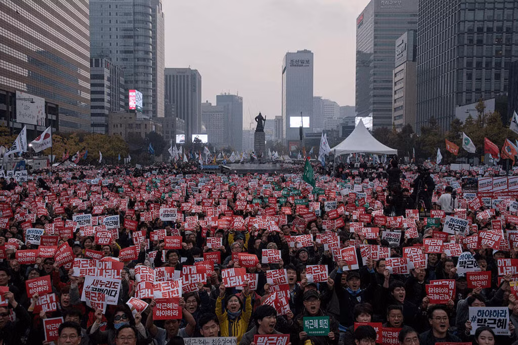 Park Geun-hye – sự sụp đổ của một 'nữ hoàng' - Kỳ cuối ảnh 4