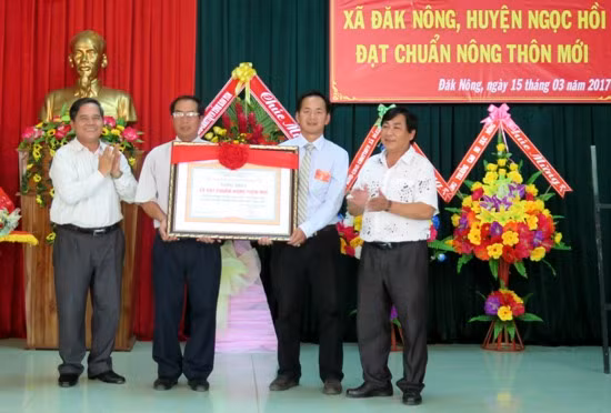 Đăk Nông - xã vùng biên đầu tiên của Kon Tum đạt chuẩn nông thôn mới ảnh 1
