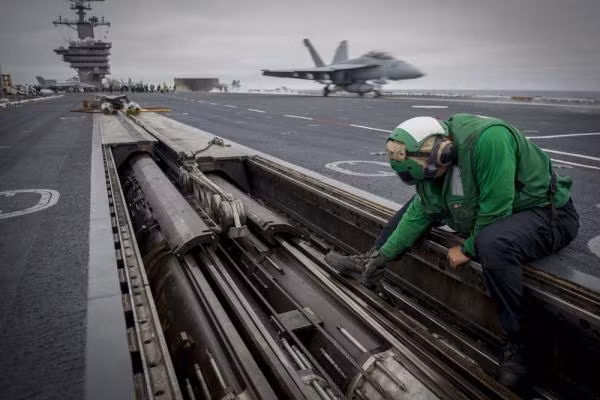 Triều Tiên dọa sẽ 'thẳng tay đáp trả' tàu sân bay USS Carl Vinson của Mỹ ảnh 1