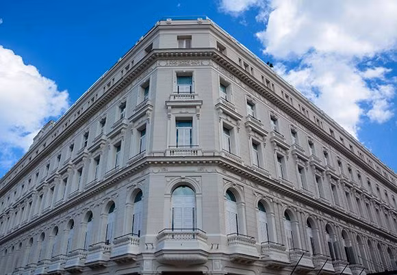 Cuba sắp khánh thành khách sạn siêu sang đầu tiên ảnh 1