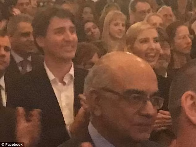 Con gái ông Trump hớn hở xem kịch cùng Thủ tướng Canada điển trai ảnh 1