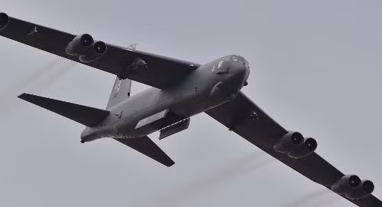 'Pháo đài bay’ B-52 Mỹ tới Iraq, Syria 'quần thảo' hàng ngày ảnh 1