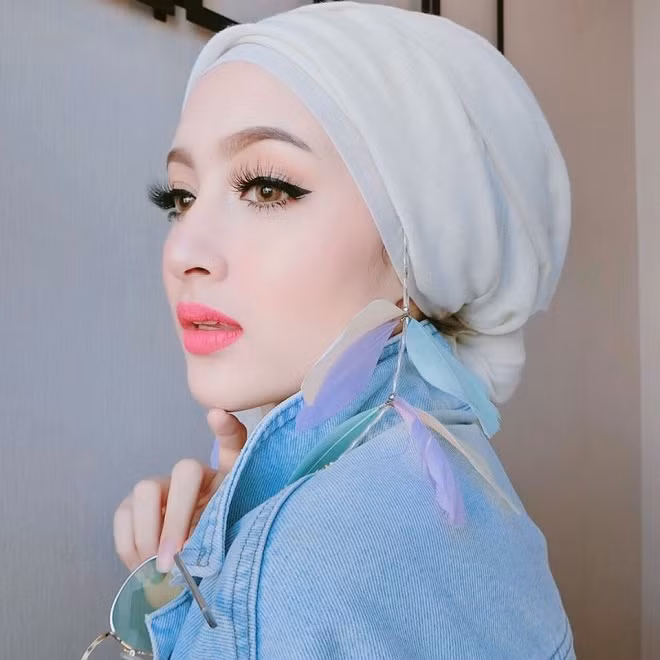Hot girl Hồi giáo hút hàng trăm nghìn 'like' Facebook ảnh 3