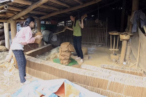 Thăng trầm nghề làm ngói âm dương ảnh 1