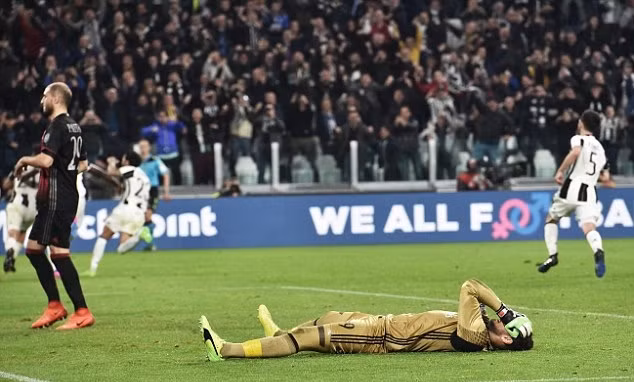 AC Milan hụt mất cơ hội chấm dứt chuỗi trận thắng của Juventus ảnh 1