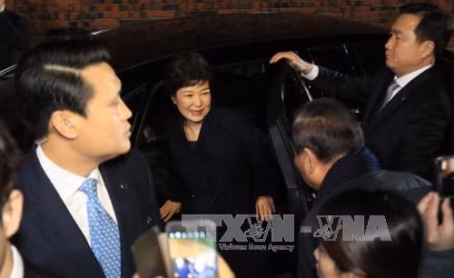 Bà Park Geun-hye rời phủ tổng thống Hàn Quốc ảnh 1