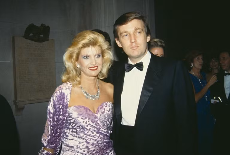 Vợ cũ ông Trump ra sách 'Nuôi dạy con Trump' ảnh 2
