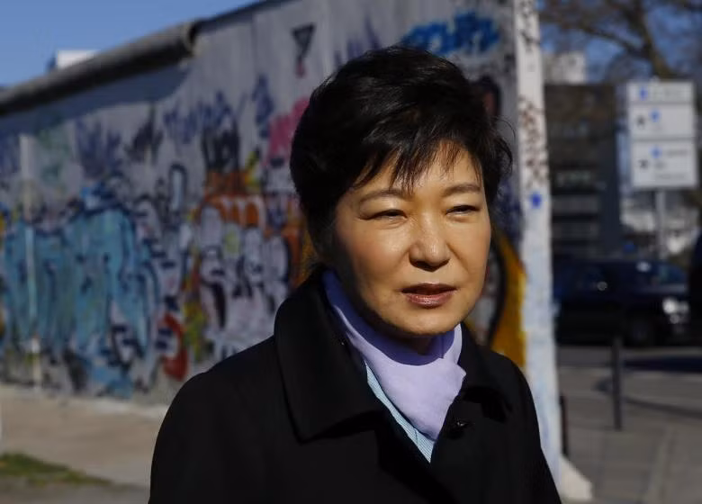 Vừa bị phế truất, bà Park Geun-hye lại sắp bị thẩm vấn ảnh 1