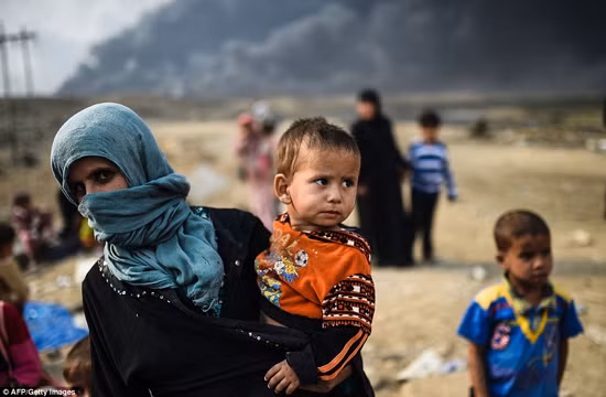 Những đứa trẻ của Mosul ngày chiến sự ảnh 4