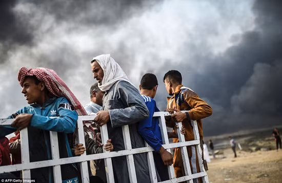 Những đứa trẻ của Mosul ngày chiến sự ảnh 7