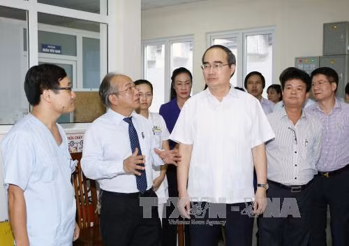 Đồng chí Nguyễn Thiện Nhân làm việc với Bộ Y tế ảnh 1