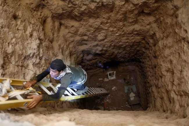 Bên trong đường hầm trốn chạy của IS tại Mosul ảnh 5