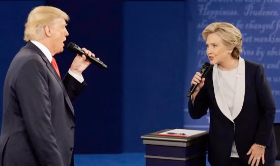 Bất ngờ ông Trump vượt lên dẫn trước bà Hillary ảnh 1