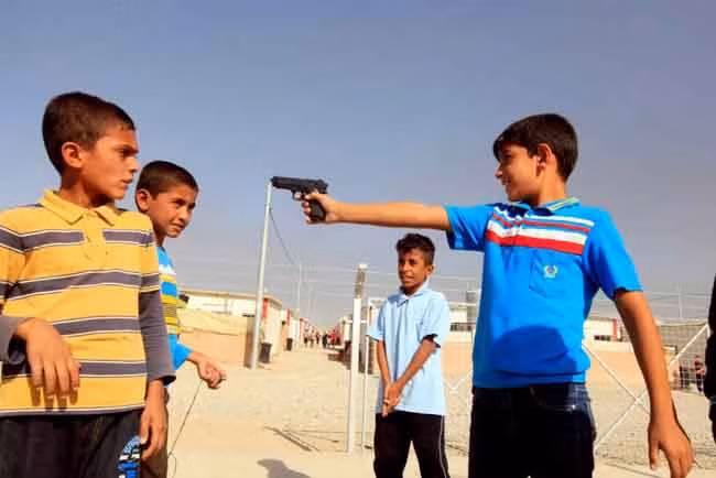 Cuộc sống vạ vật khi tháo chạy khỏi Mosul ảnh 11