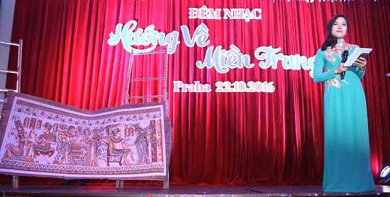 600 triệu đồng ủng hộ miền Trung trong đêm nhạc và đấu giá tại Séc ảnh 3
