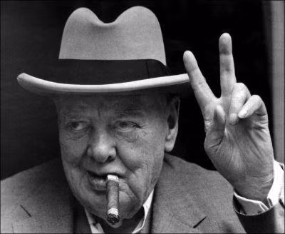 Cựu Thủ tướng Anh Churchill đã muốn cải sang đạo Hồi ảnh 1