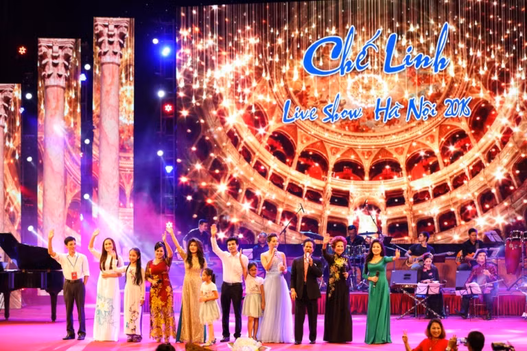 Chế Linh hạnh phúc với liveshow đông kín khán giả Thủ đô ảnh 16