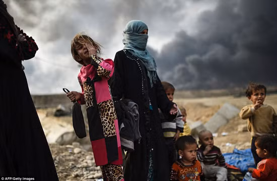 Những đứa trẻ của Mosul ngày chiến sự ảnh 9