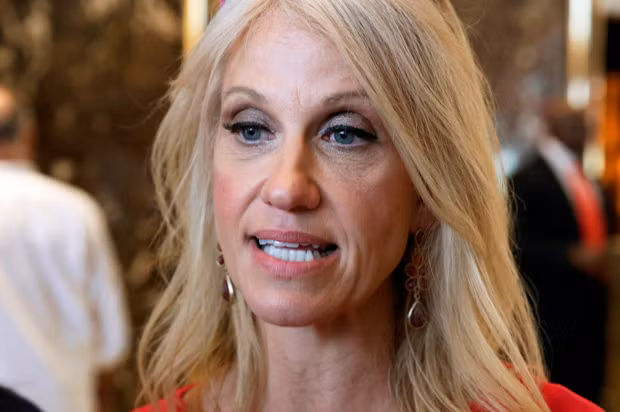 Quản lý chiến dịch của Trump thừa nhận bị bà Clinton vượt xa ảnh 1