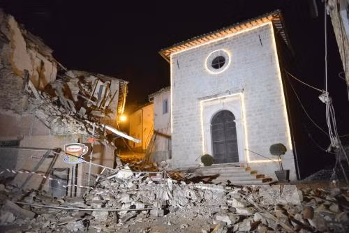 Italy: Động đất mạnh ở vùng nhiều sinh viên Việt Nam ảnh 1