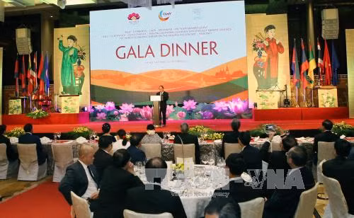 Thủ tướng cùng Phu nhân chủ trì Gala dinner ảnh 1