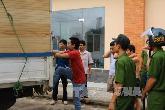 Bắt lại hơn 300 con nghiện, gần 300 đối tượng khác vẫn lẩn trốn ảnh 1