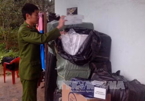 Tịch thu gần 600.000 gói thuốc lá nhập lậu ảnh 1
