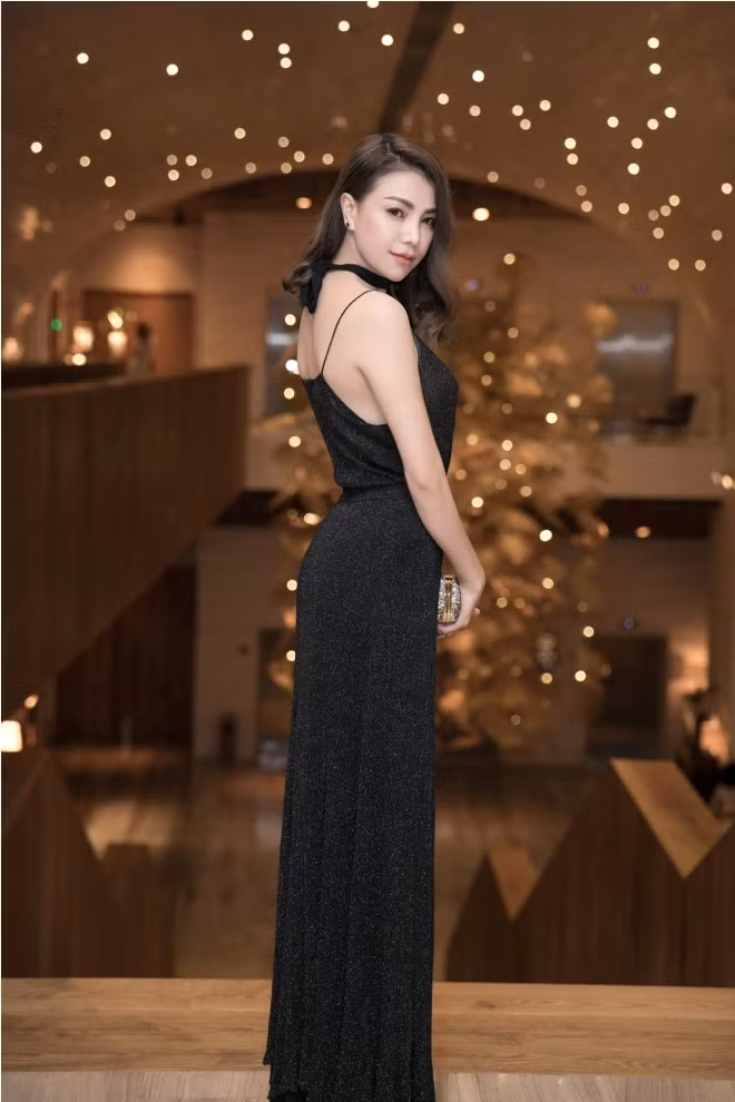 Trà Ngọc Hằng gợi cảm đi dự event ảnh 5