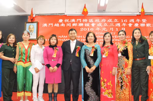 Cộng đồng người Việt tại Macau liên hoan văn nghệ mừng Năm mới ảnh 2