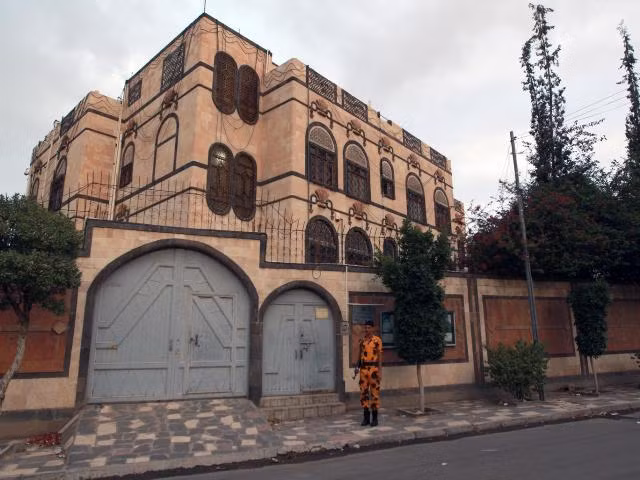 Đại sứ quán Iran tại Yemen bị tấn công ảnh 1