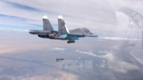 Su-34 Nga lần đầu tiên mang tên lửa không đối không tại Syria ảnh 1