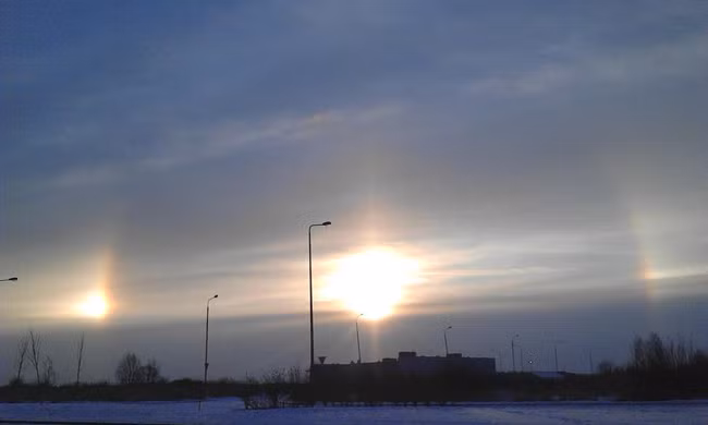St Petersburg rực sáng dưới ba mặt trời ảnh 3