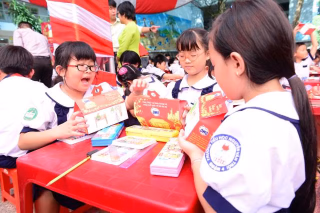 "Hộp quà sum họp" đưa 2 triệu gia đình về quê đón Tết ảnh 1