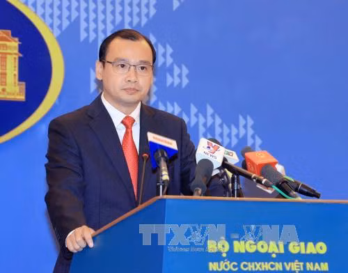 Yêu cầu Trung Quốc chấm dứt đưa máy bay tới Trường Sa ảnh 1