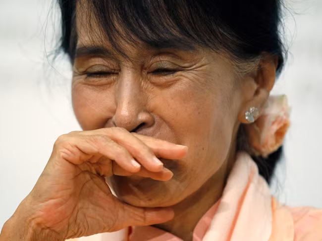 Những nhà lãnh đạo thế giới từng... lệ rơi trước công chúng ảnh 7