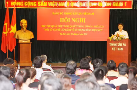 Đảng bộ TTXVN học tập, triển khai Nghị quyết Trung ương 4 ảnh 1