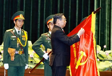Văn phòng Trung ương Cục miền Nam đón nhận danh hiệu Anh hùng Lực lượng vũ trang nhân dân ảnh 1