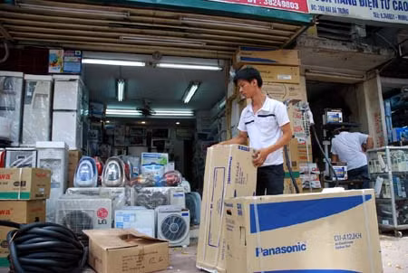 Hàng điện máy chống nóng vào mùa ảnh 1