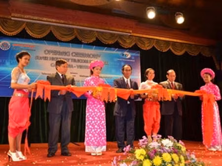 Khai trương tuyến cáp quang tốc độ cao Campuchia - Việt Nam ảnh 1